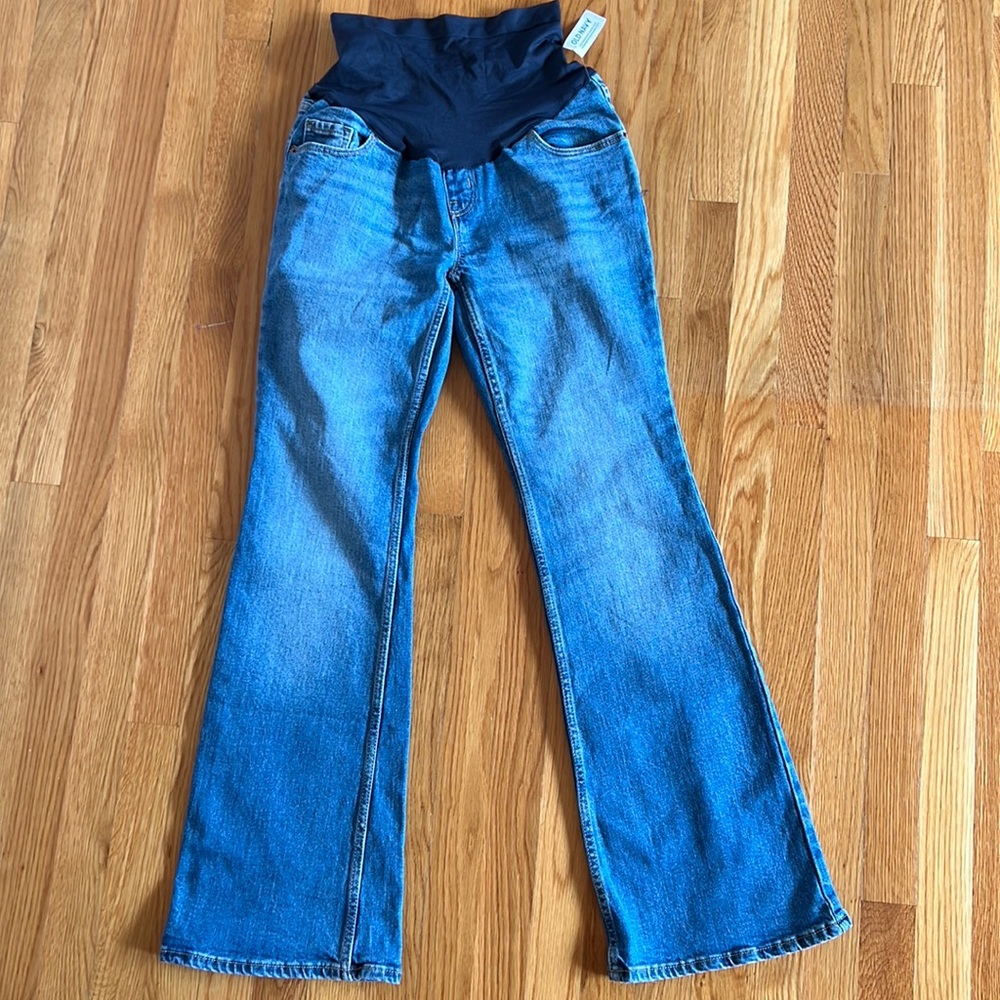NWT - Old Navy Maternity Full Panel Flare Jeans - Size 6